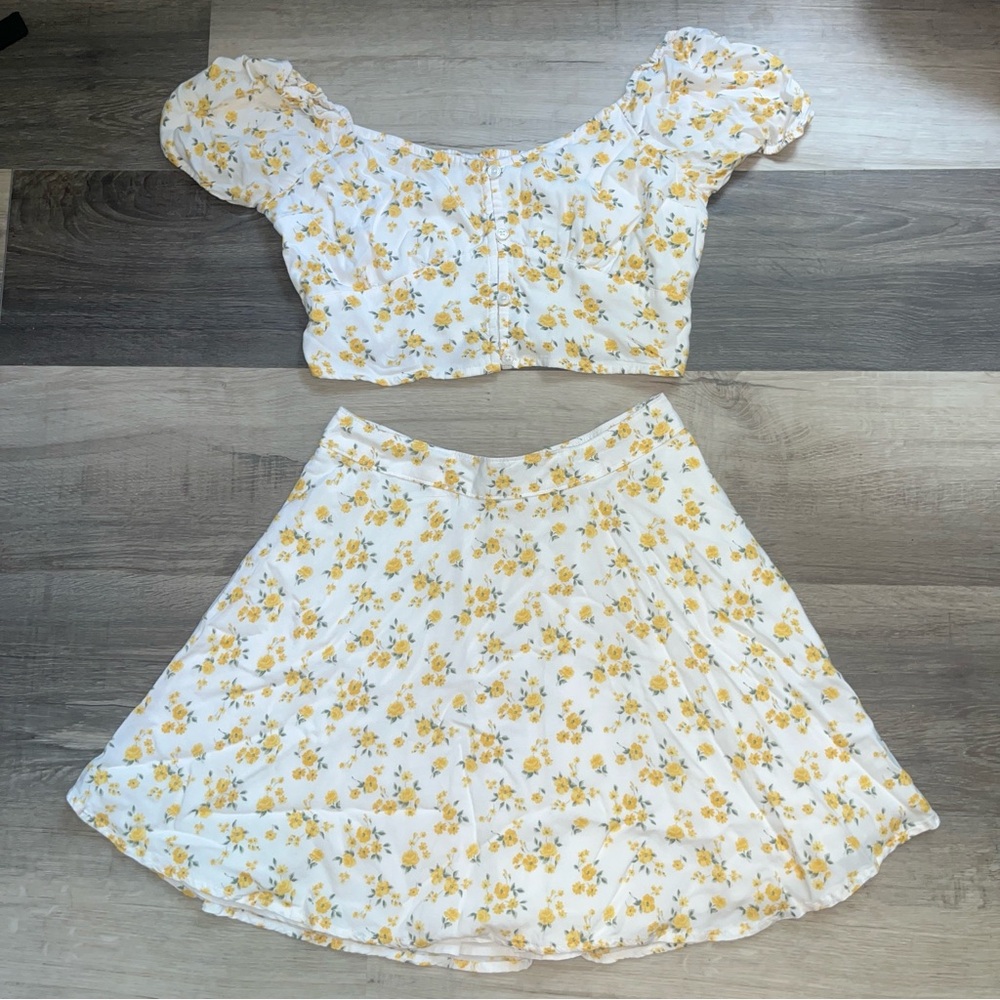 Hollister 2 Piece Floral Set